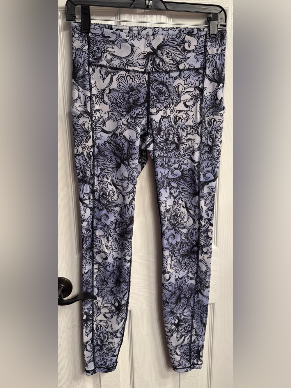 Lululemon Speed Up Tight *28" in the Hanakotoba Starlight size 6